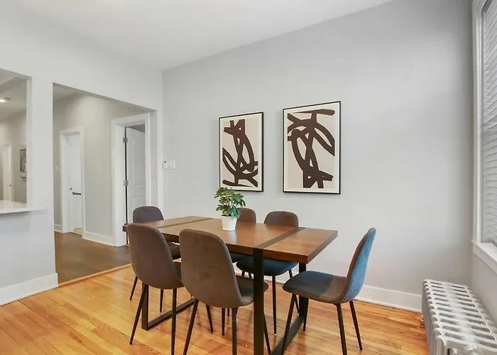3br Beautifully Designed Close To Shops - Belmont A3 Apartment Chicago
