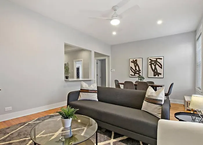 3br Beautifully Designed Close To Shops - Belmont A3