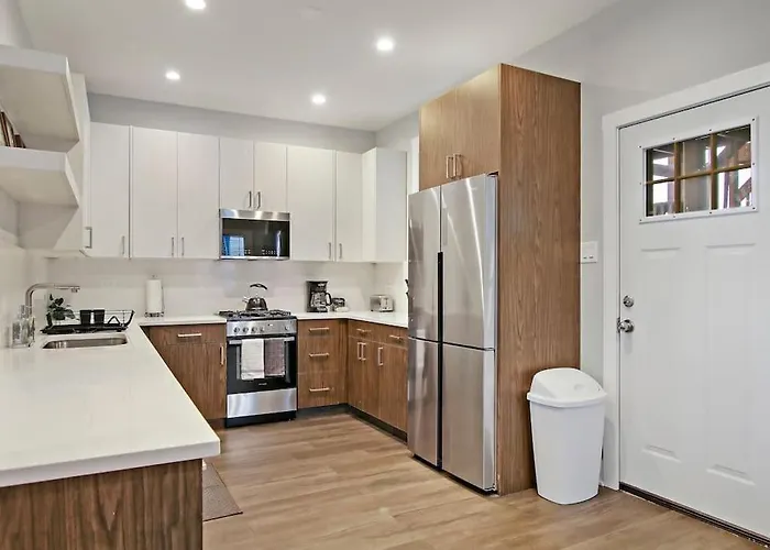 3br Beautifully Designed Close To Shops - Belmont A3 * Chicago