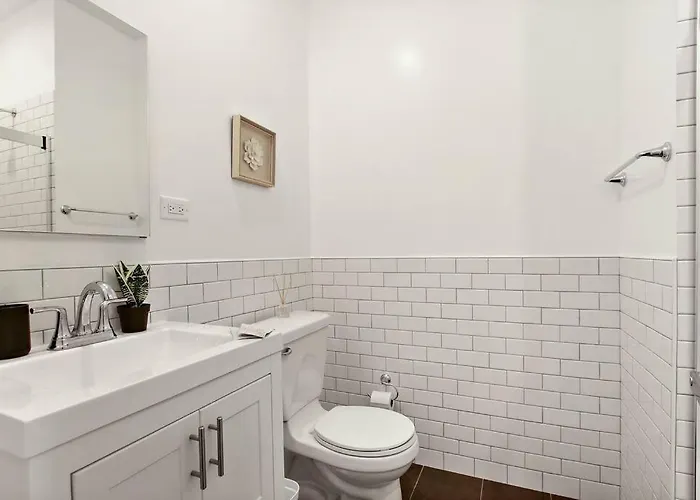 3br Beautifully Designed Close To Shops - Belmont A3