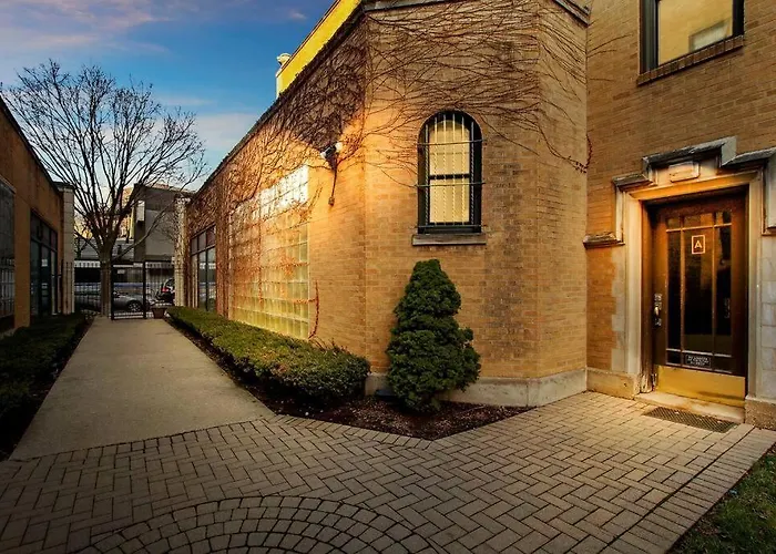 3br Beautifully Designed Close To Shops - Belmont A3 Chicago